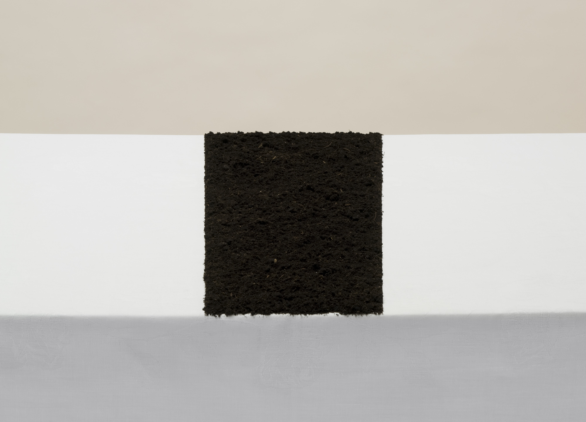 <span class='caption-left'></span><span class='caption-right'>2010</span>