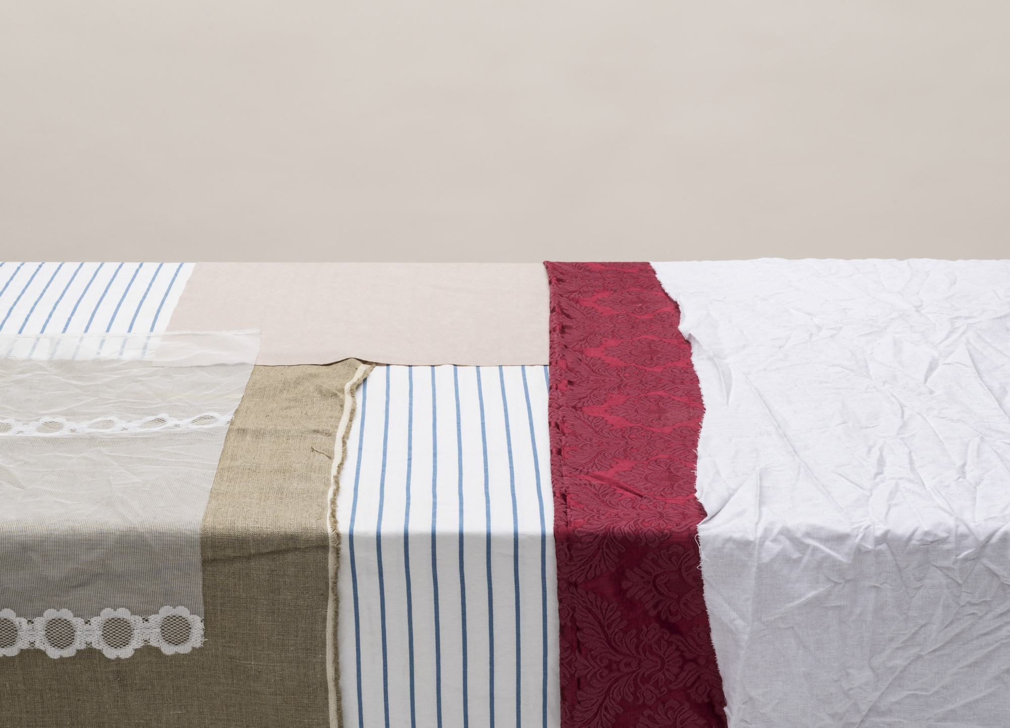 <span class='caption-left'></span><span class='caption-right'>2014</span>